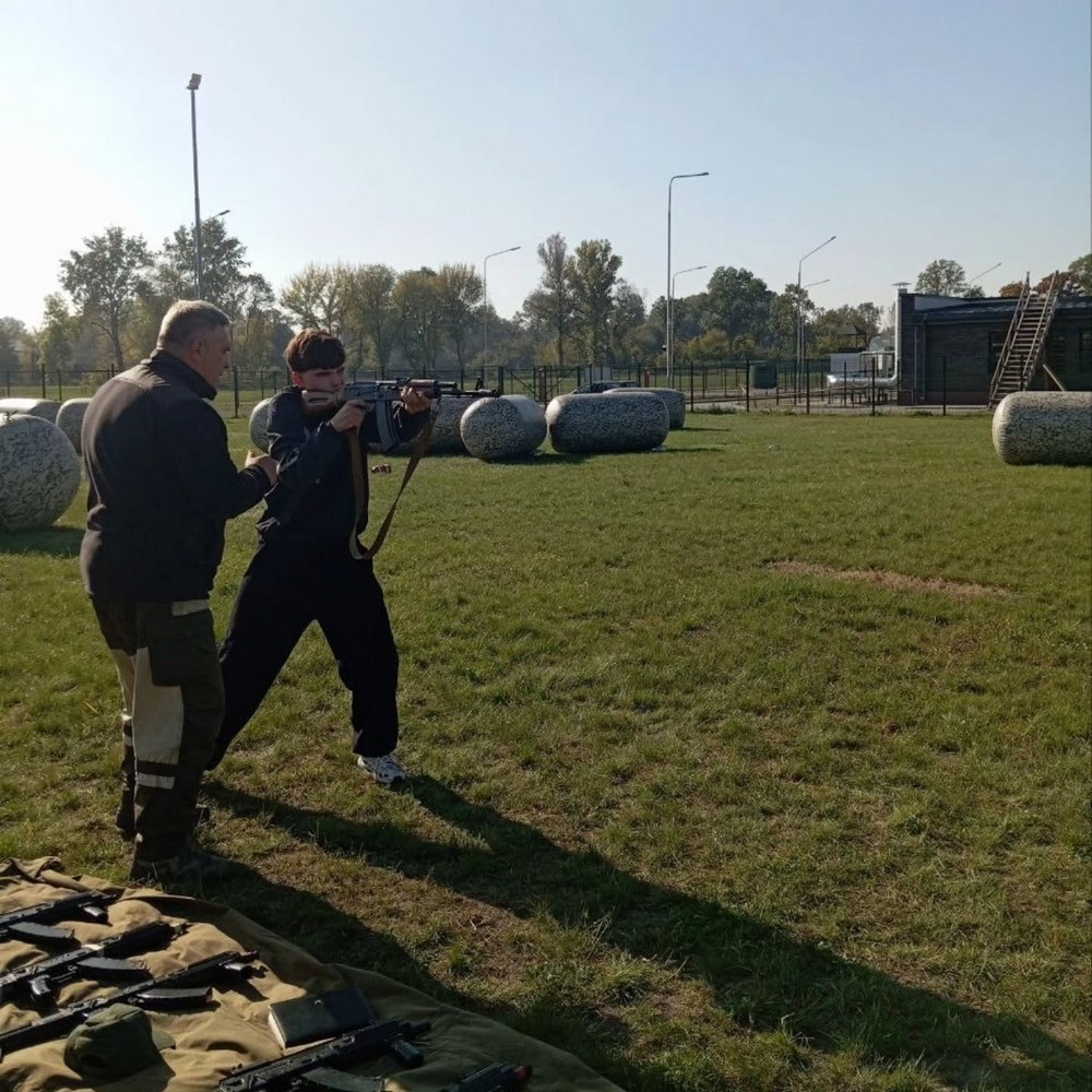 Школьники в патриотическом центре в Брестской крепости