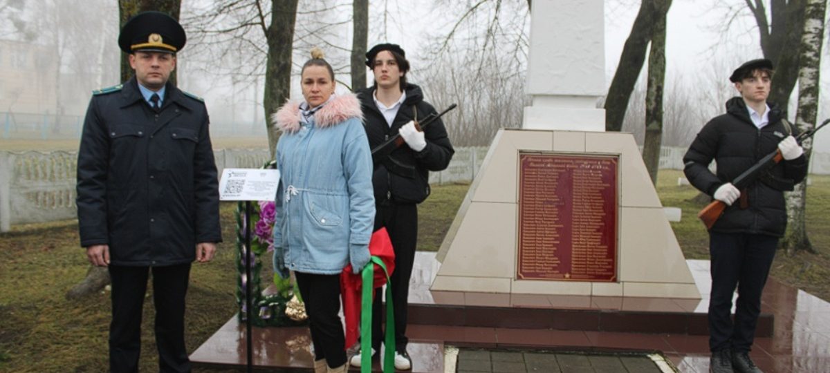 прокурор и школьники с автоматом калашникова