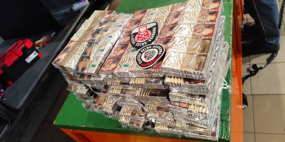 Сигареты, которые пытались провезти водители автобусов. Фото: lubelskie.kas.gov.pl