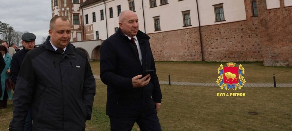 Караев посещает Мирский замок